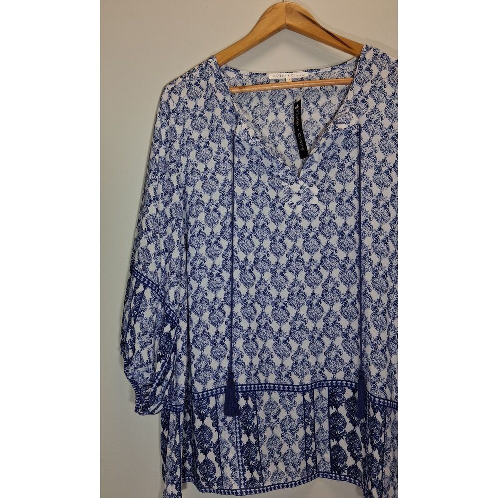 womens 1X plus blouse Violet + Claire Blue White Floral Tassel Tunic - Picture 3 of 8